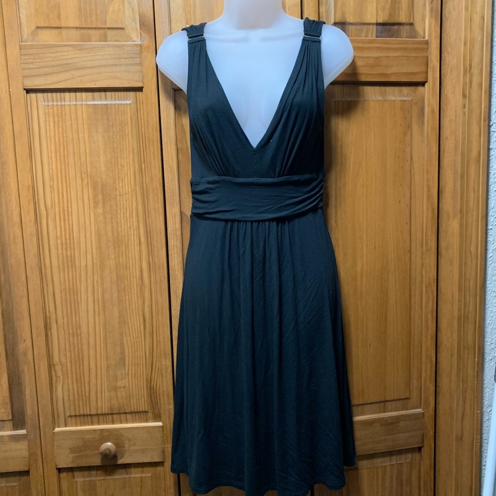 Express deep v-neck dress. Cotton fabric.